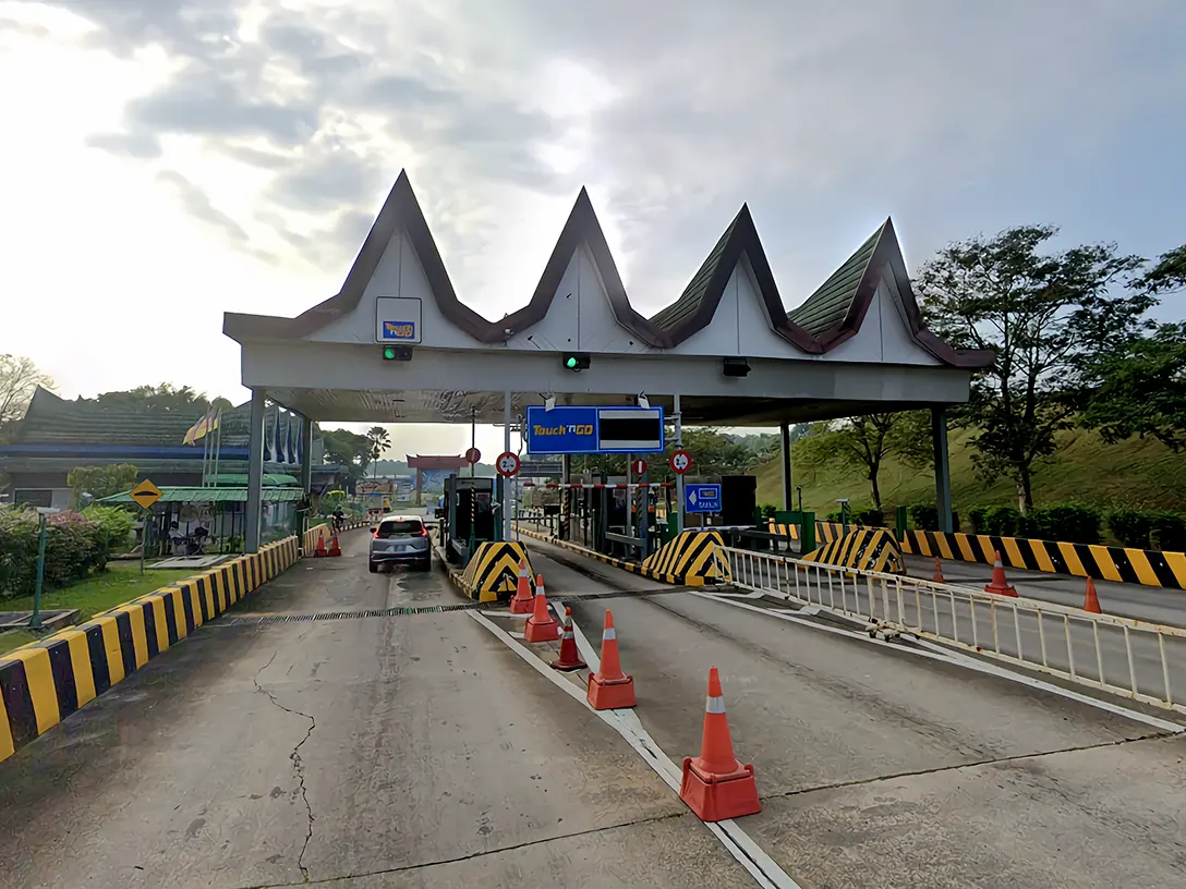 Pedas Linggi Toll Plaza