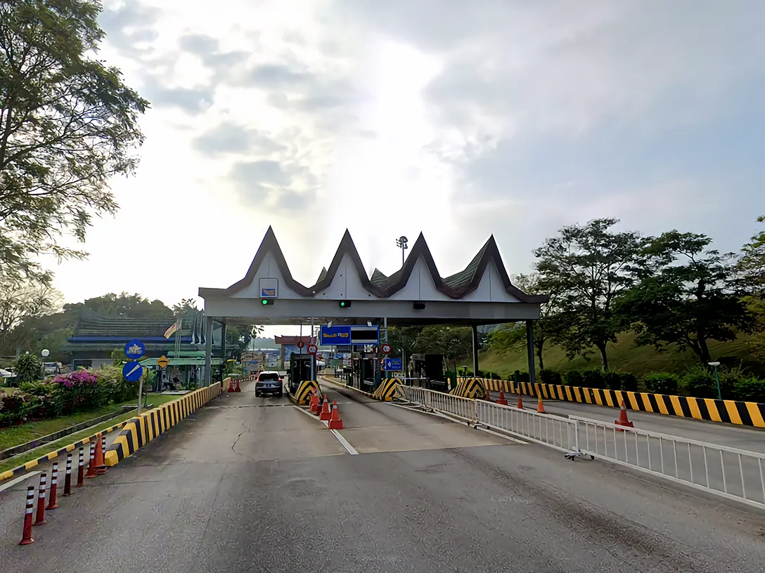 Pedas Linggi Toll Plaza