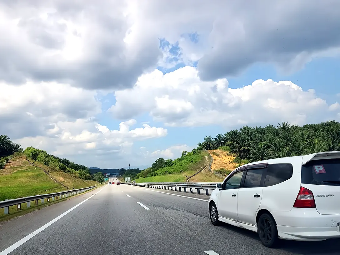 Road leading to the toll plaza