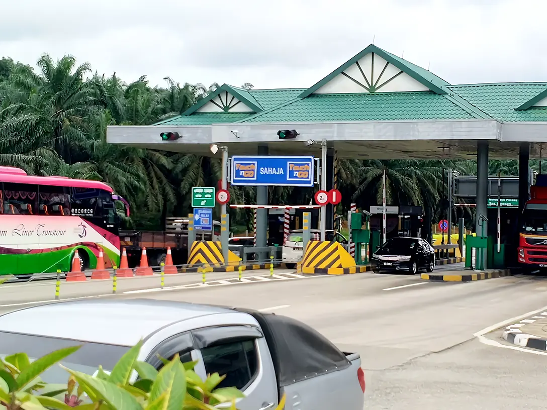 Sedenak Toll Plaza