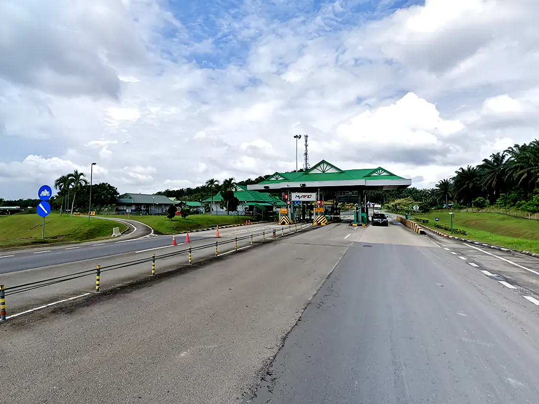 Sedenak Toll Plaza