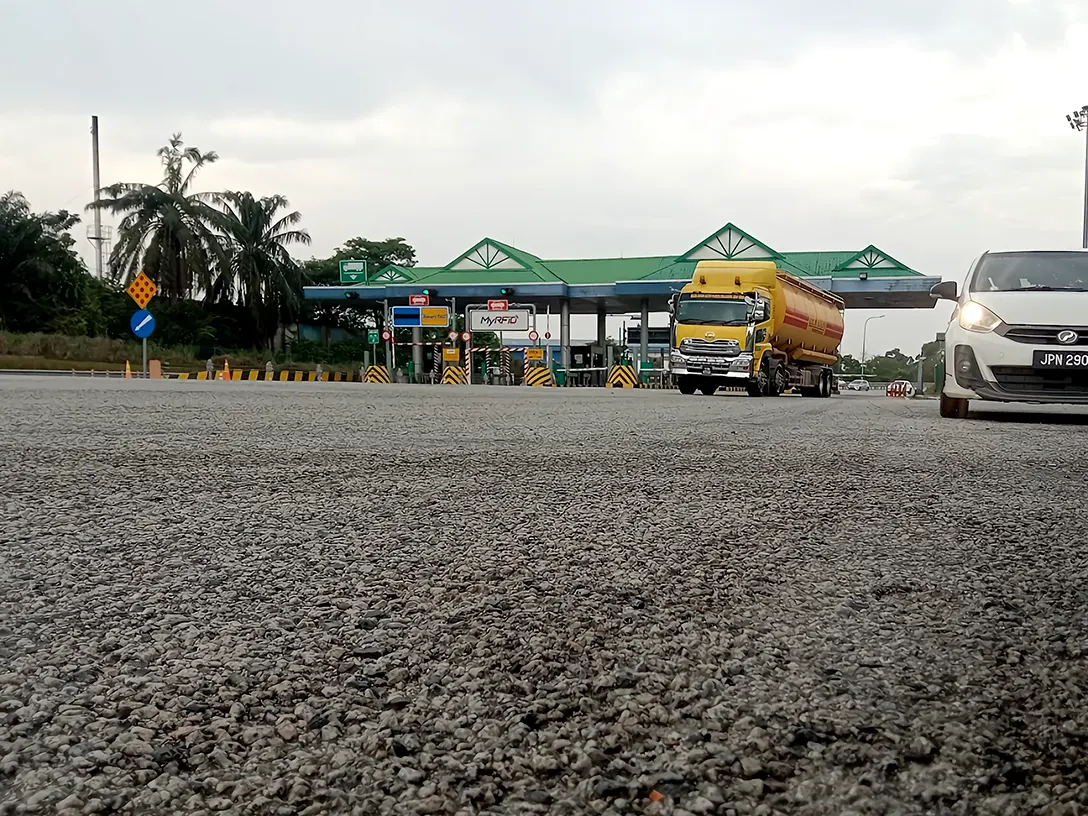 Sedenak Toll Plaza