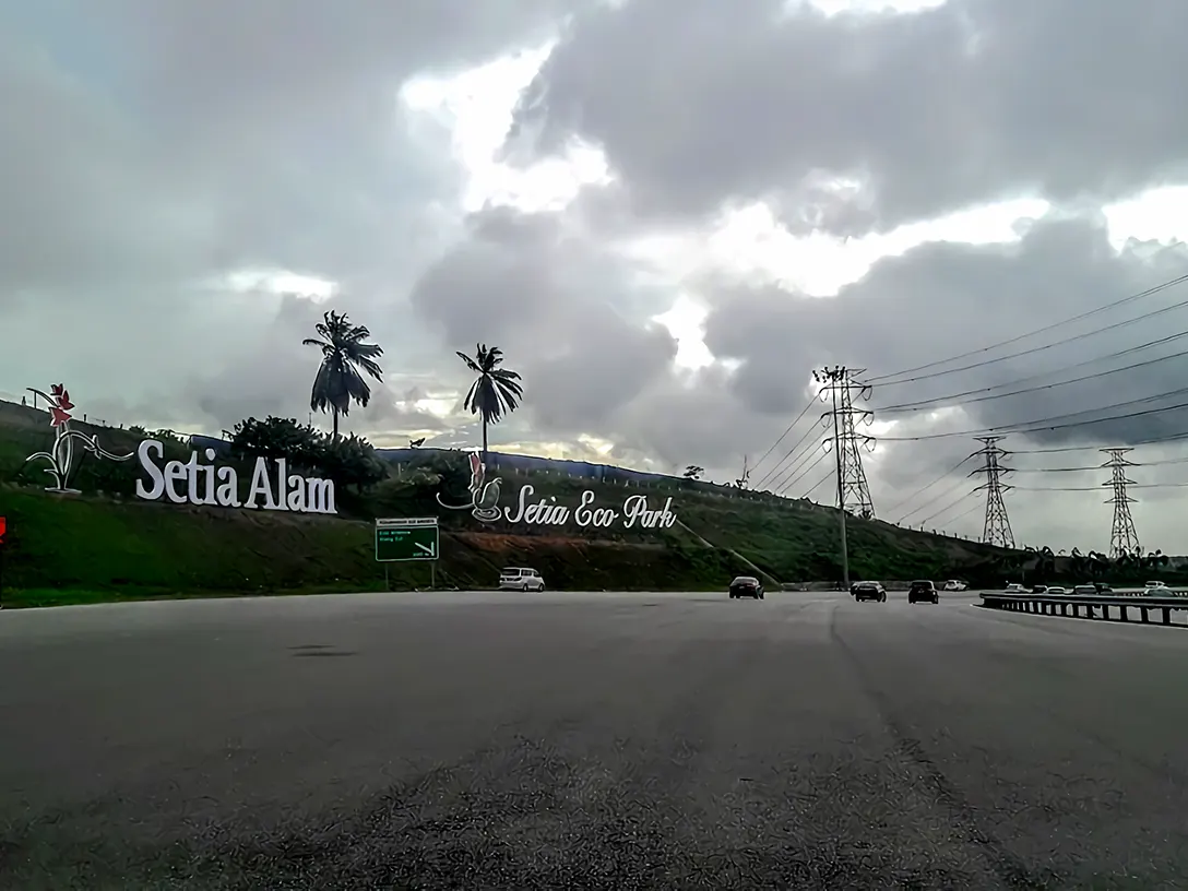 Setia Alam Toll Plaza