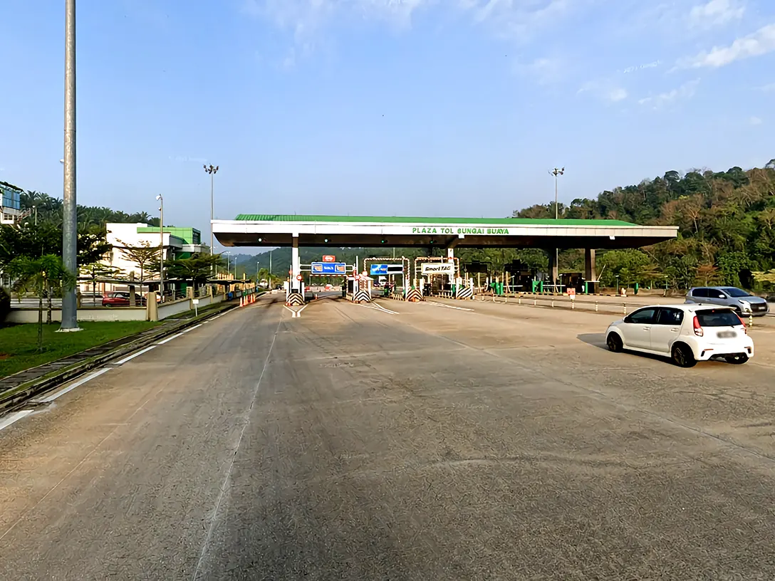 Sungai Buaya Toll Plaza