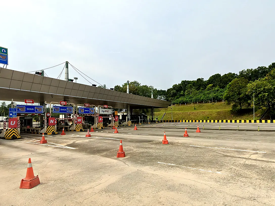 Tanjung Kupang Toll Plaza