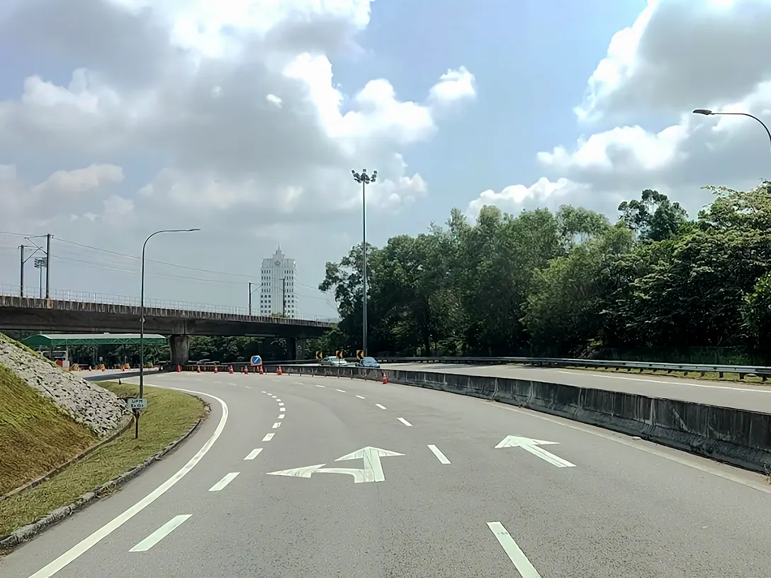 Road leading to the UPM Toll Plaza