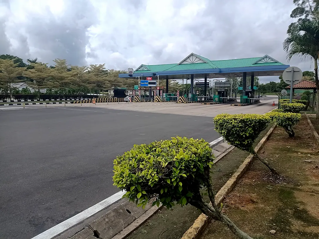 Yong Peng Utara toll plaza