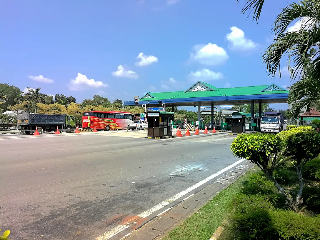 Yong Peng Utara toll plaza