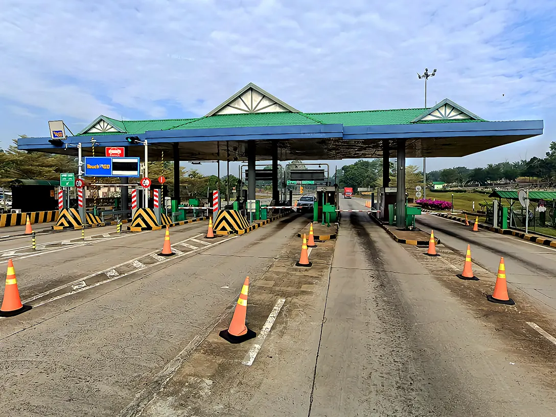 Yong Peng Utara toll plaza