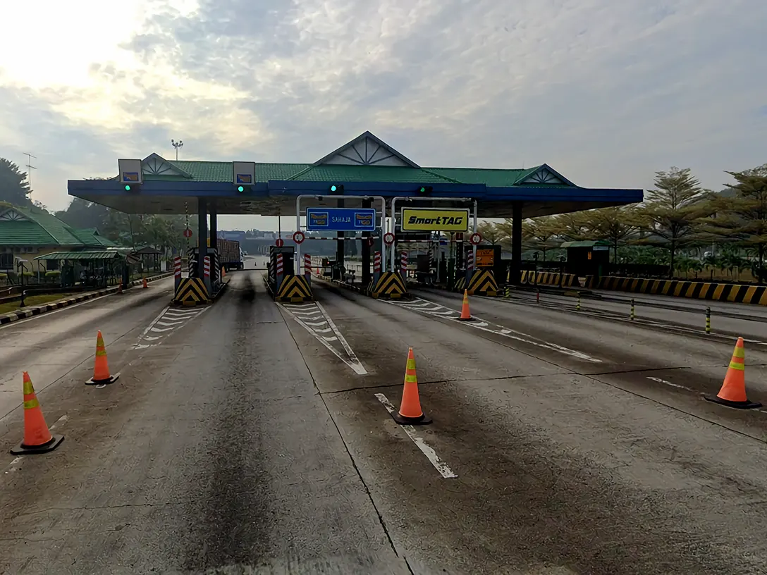 Yong Peng Utara toll plaza