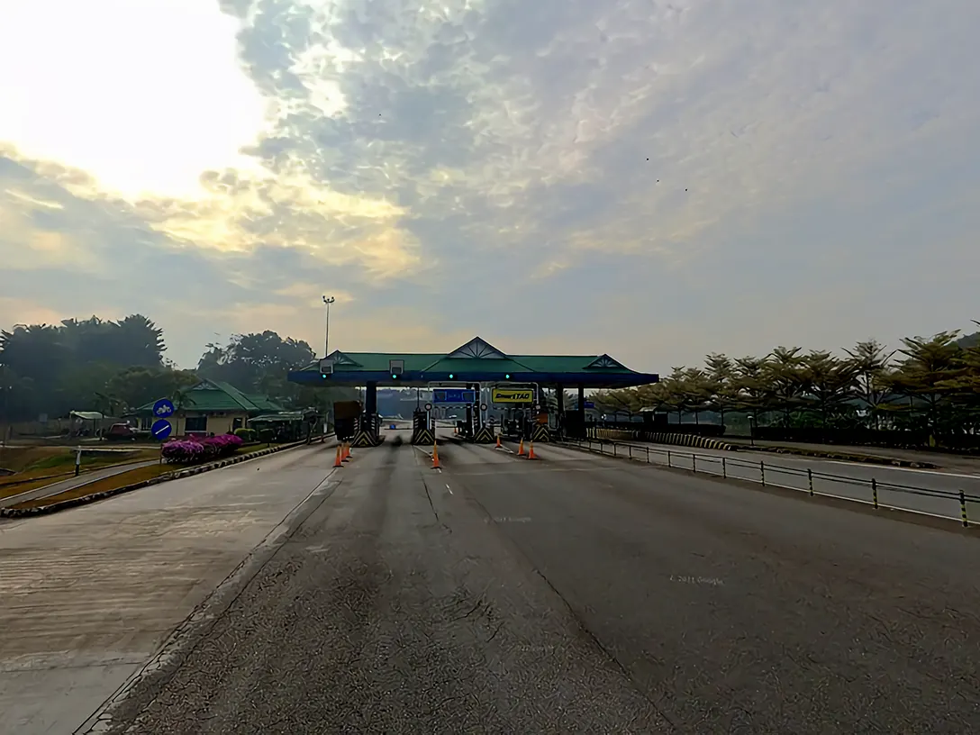 Yong Peng Utara toll plaza